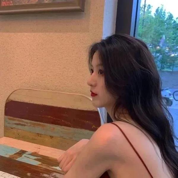 怪兽与女孩